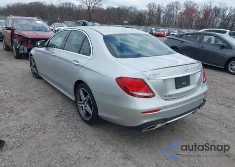 2017 Mercedes-Benz E 300 4Matic z USA, uszkodzony, nr VIN WDDZF4KB7HA206276